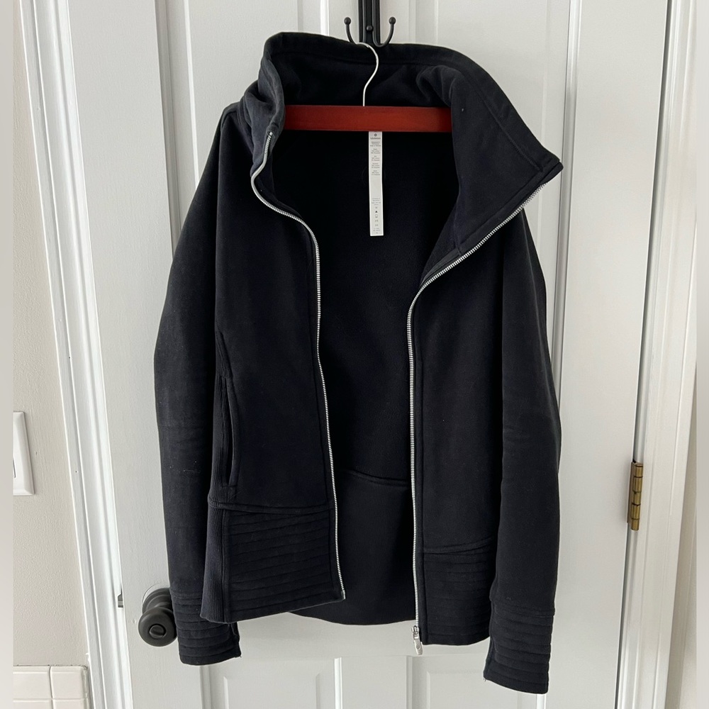 LULULEMON HIGH NECK ZIP UP - SIZE 4